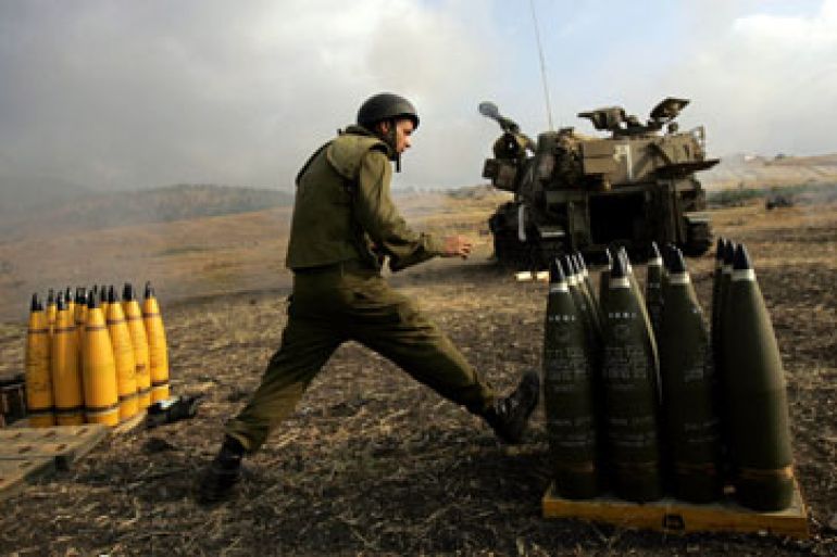 File Israeli soldiers sshell Lebanon