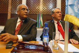 UN and AU envoys at Darfur talks