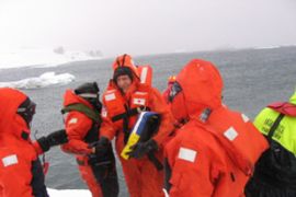 Antarctica - cruise ship sinking