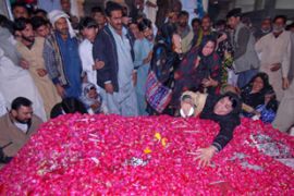 Bhutto mourners