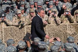 US president Bush in Kuwait with troops