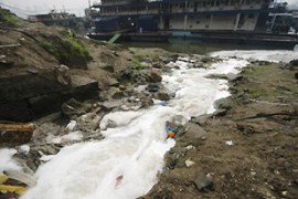 china river pollution