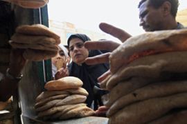 Bread queues in Egypt