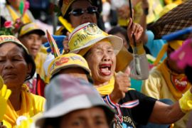 thailand pad demonstration prime minister referendum