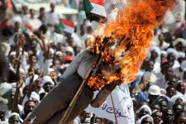 Al-Bashir supporters burn effigy of ICC prosecutor