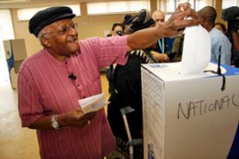 Desond Tutu votes