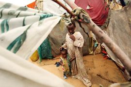 somali civilians continue to flee fighting