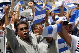 Supporters of Honduras'' interim President Roberto Micheletti