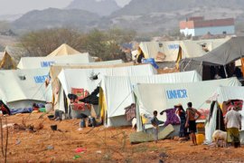 Yemen civilians flee fighting in North