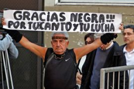 Man marks death of Mercedes Sosa in Argentina
