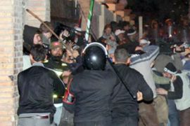 Clahes between Viva Palestina activists and police in El-Arish