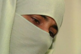 Niqab ban proposal splits Canadian Muslims