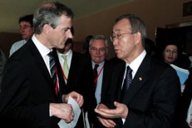U.N. Secretary-General Ban Ki-moon talks to Norway''s Foreign Minister Jonas Gahr Store
