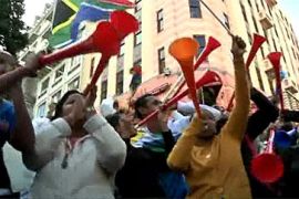 south africa world cup vuvuzelas plastic horns youtube - hamish macdonald pkg
