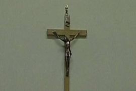 Italy fights school crucifix, cross ban