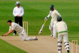 Australia''s Ben Hilfenhaus drops a catch during second cricket test match against Pakistan