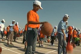 Gaza children shatter basketball record
