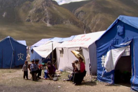china quake victims in makeshift camps
