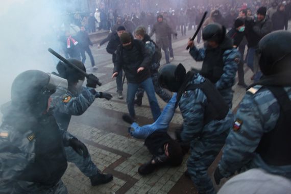football fans clash in Moscow