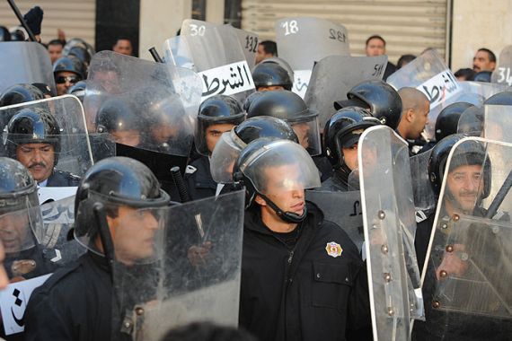 tunisia riot police unemployment protests