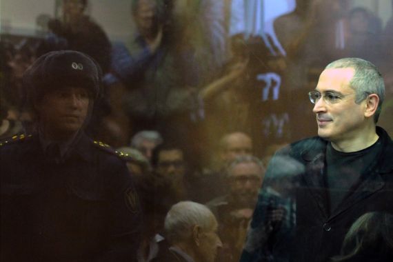 Khodorkovsky attends his trial in Russia