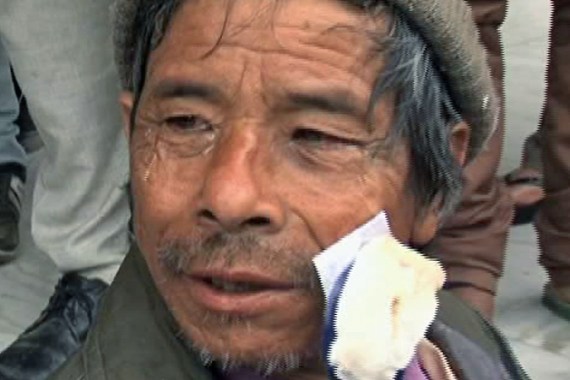 Doctor operates on blind people in remote Nepal