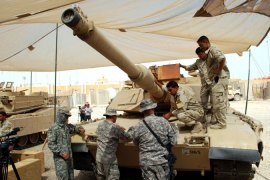 US troops train Iraqi soldiers