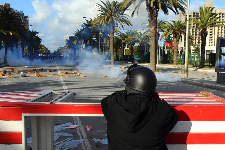 security guard shooting - tunisia