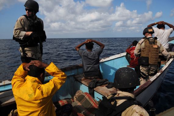 US navy captures suspected pirates