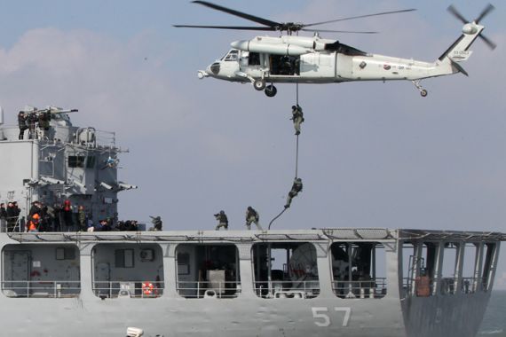 South Korea to try 5 captured somali pirates