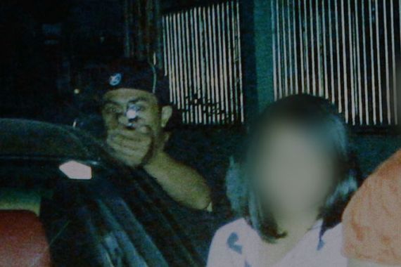 CLOSE UP Philipines politician photographs own killed - NB SEE CREDIT