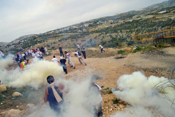 tear gas at Bil''in
