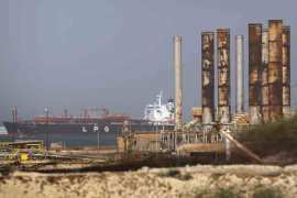 Oil tanker docks in Libyan port