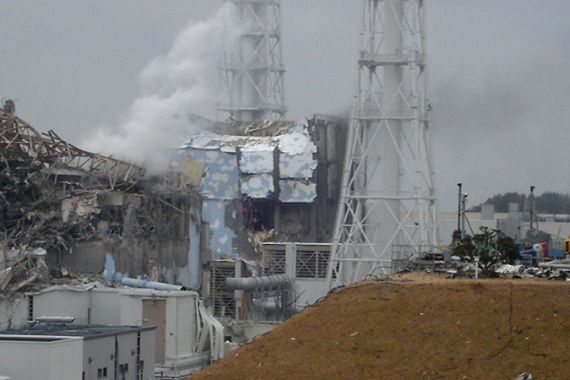 nucelar reactor plants in japan damaged in quake
