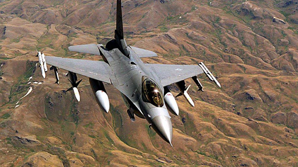 سترسل الولايات المتحدة طائرات مقاتلة من طراز F-16 إلى الخليج وسط توترات الشحن الإيرانية | أخبار السياسة