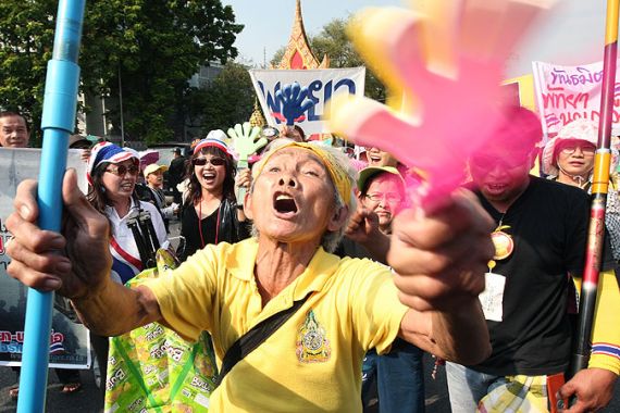 bangkok protests yellow shirts