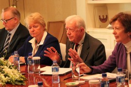 Jimmy Carter leads delegation of world leaders to North Korea