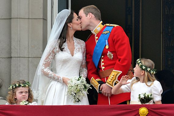 Kiss of the newly-wed couple Catherine, Duchess of Cambridge and Prince William, Duke of Cambridge