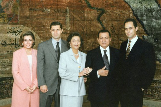 Suzanne Mubarak (C) seen here with Hosni Mubarak (2nd-R) and their two sons Gamal (R) and Alaa (2nd-L). [AFP]