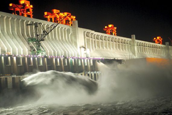 Three Gorges dam - drought maker or drought breaker