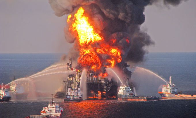 deepwater horrizon oil rig explosion in gulf of mexico