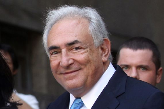 Dominique Strauss-Kahn leaves a hearing