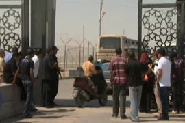 Travellers forced to bribe to cross Rafah border