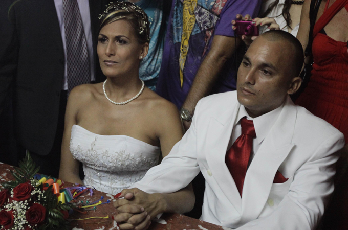 Cuba celebrates its first transgender wedding News Al Jazeera
