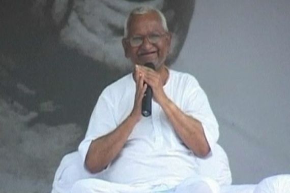 anna hazare in 8th day hunger strike