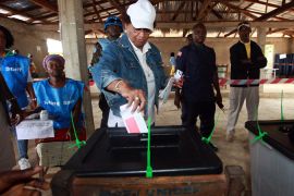 Liberia election - voting begins