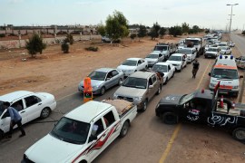 Civilians flee Sirte under siege