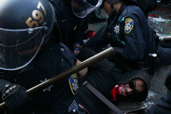occupy oakland tear cs gas riot police california arrest