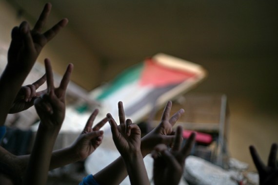 Gaza peace fingers in the air