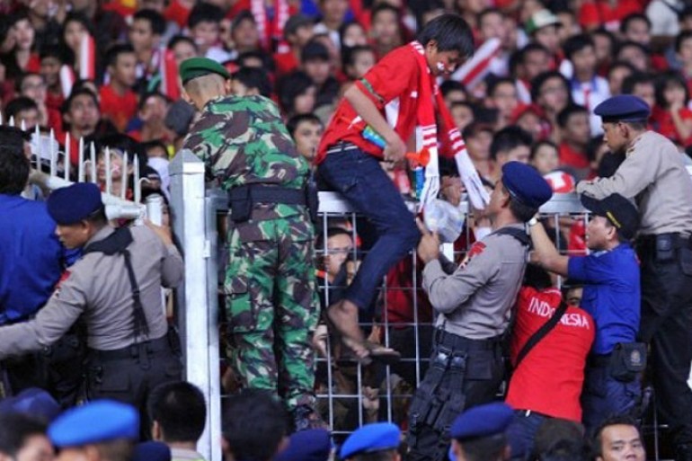 Fans die in Indonesia football stampede | News | Al Jazeera